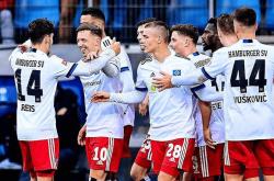 包含汉诺威主场胜利，喜迎保级曙光的词条