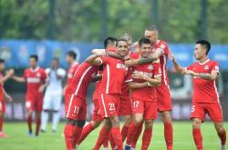 B体育体育投注-关于比赛中球员带伤坚持奋战，体现团队精神的信息