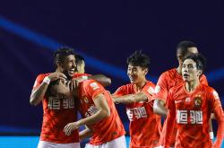 B体育体育注册-广州富力主场小胜深圳佳兆业，豪取两连胜的简单介绍