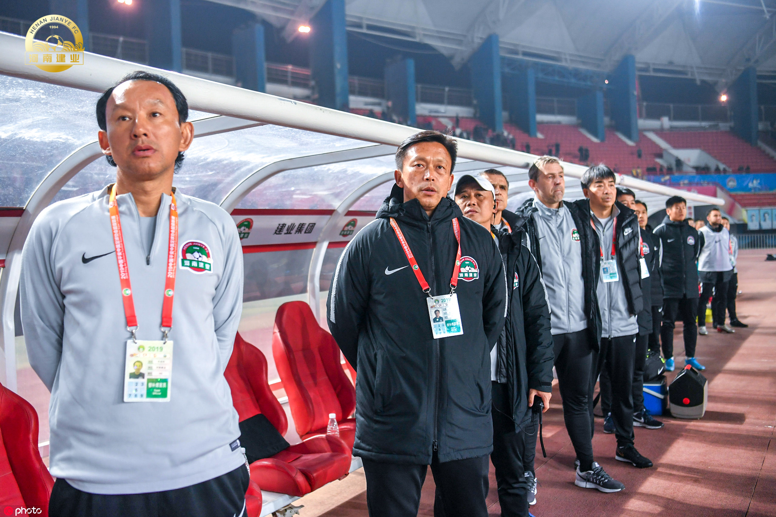 包含河南建业在主场触底反弹，豪取三分的词条