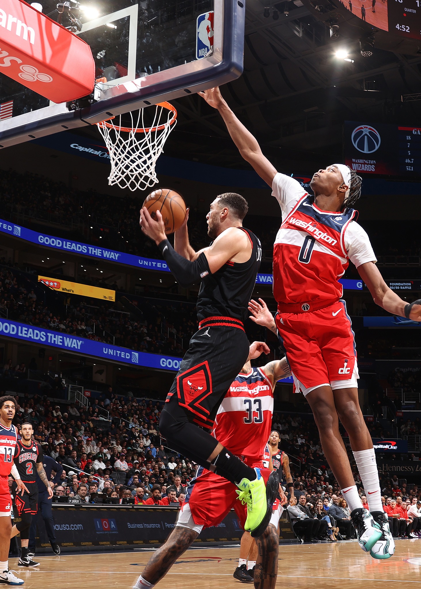 公牛队大胜篮网队取得赛季首胜