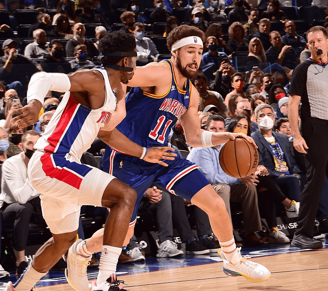 关于水花兄弟合砍68分,雄鹿大胜活塞的信息 关于水花兄弟合砍68分,雄鹿大胜活塞的信息