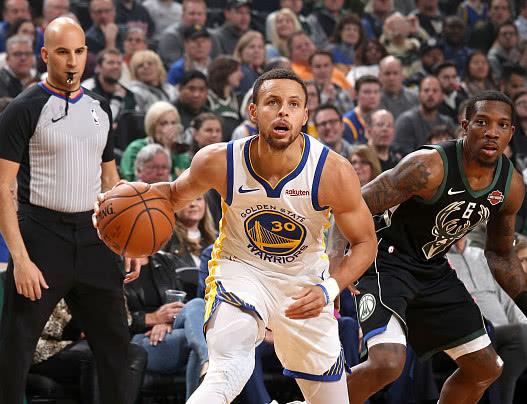 关于水花兄弟合砍68分,雄鹿大胜活塞的信息 关于水花兄弟合砍68分,雄鹿大胜活塞的信息