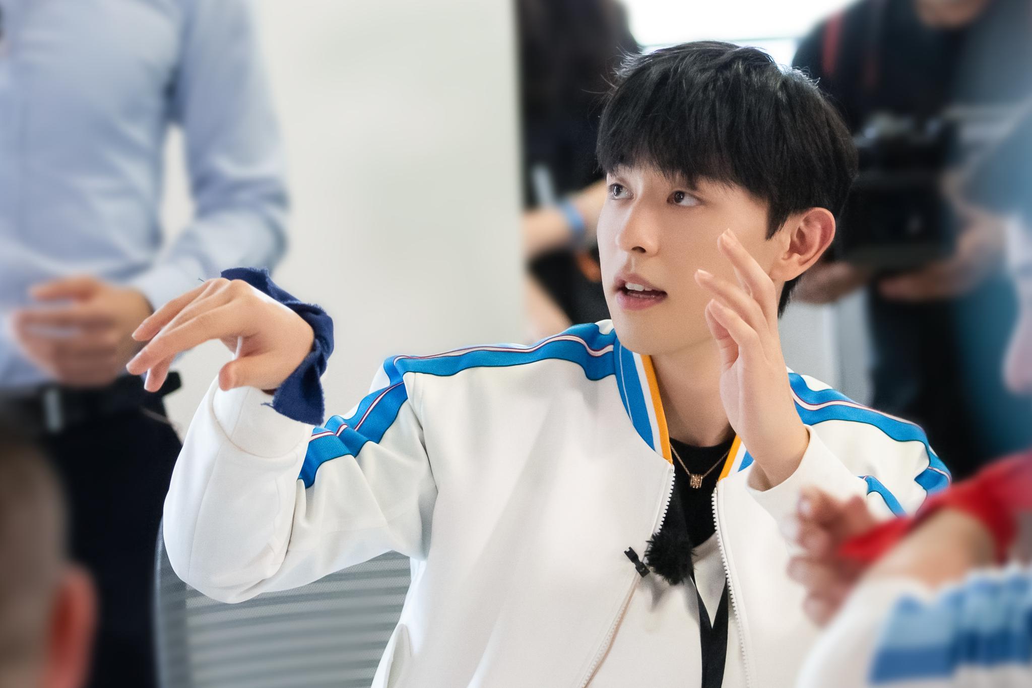 关于无畏前行，足球之路燃烧热血的信息